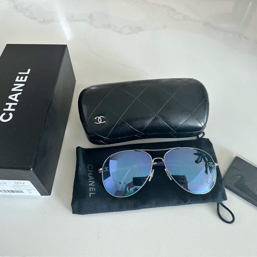 CHANEL Aviator Sunglasses with purple Lenses and Black Case